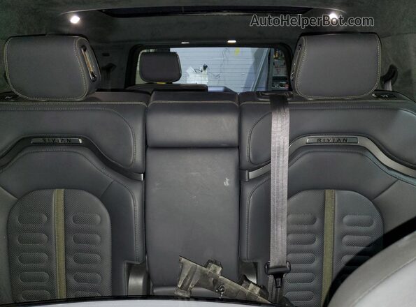 7PDSGABAXPN021332 2023 RIVIAN R1S Black Rear seats view