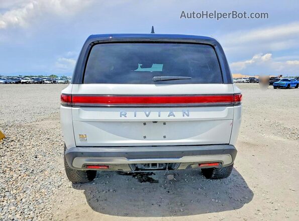 7PDSGABAXRN043642 2024 RIVIAN R1S White Rear view