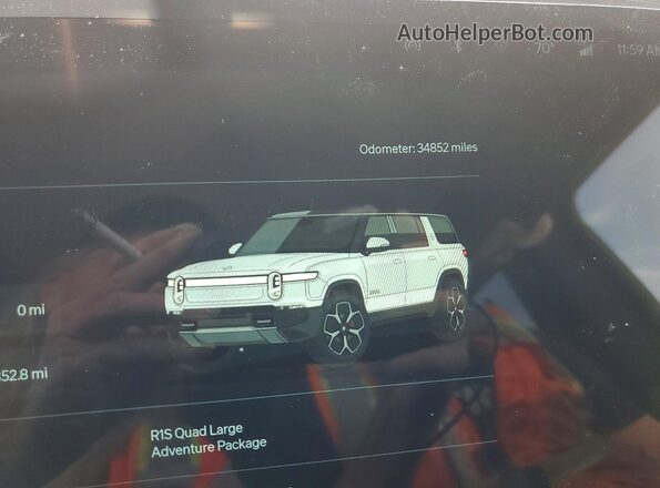 7PDSGABAXRN043642 2024 RIVIAN R1S White Instrument cluster view