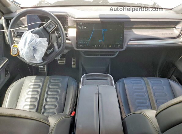 7PDSGABAXRN043642 2024 RIVIAN R1S White Dashboard view