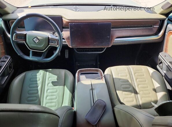 7PDSGABL6PN009440 2023 RIVIAN R1S Green Dashboard view