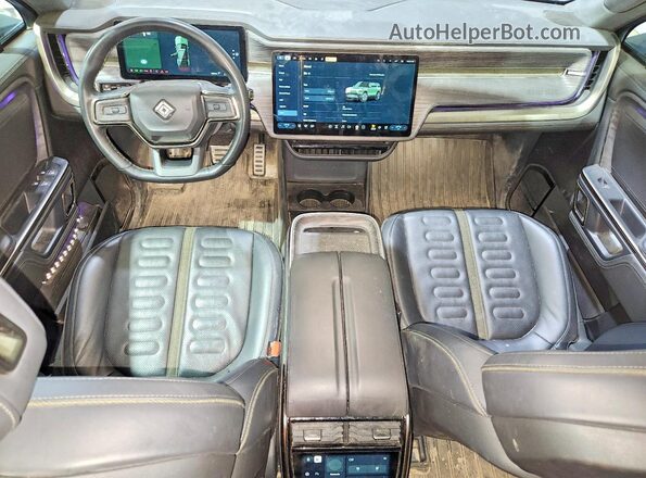 7PDSGABL9NN002253 2022 RIVIAN R1S Зеленый Вид панели приборов