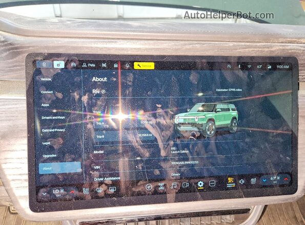 7PDSGABL9NN002253 2022 RIVIAN R1S Зеленый Вид щитка приборов