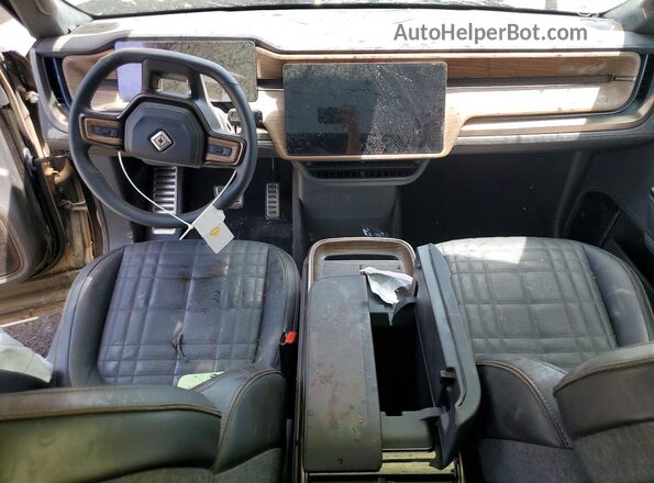 7PDSGABP3TN089065 2026 RIVIAN R1S Black Dashboard view