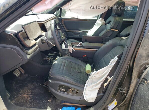 7PDSGABP3TN089065 2026 RIVIAN R1S Black Front interior view