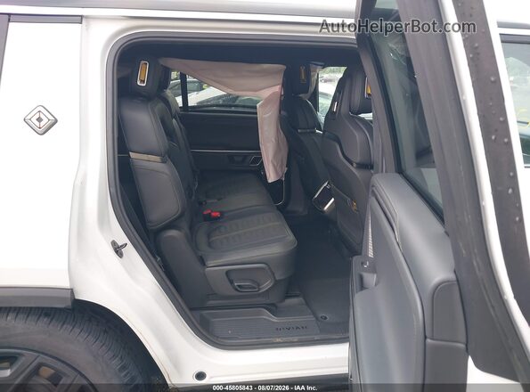 7PDSGBBA9RN037210 2024 RIVIAN R1S White VIN sticker view