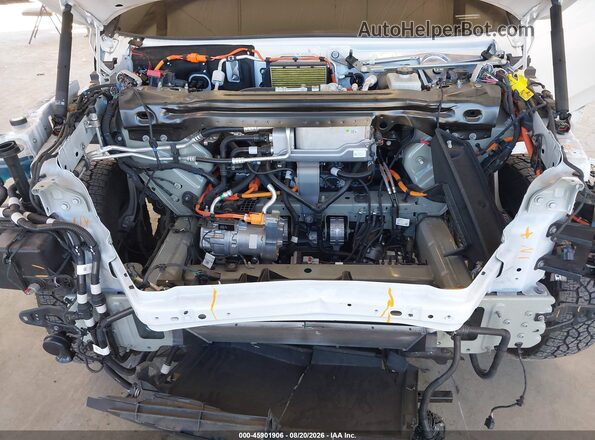 7PDSGBBAXSN047220 2025 RIVIAN R1S White Rear view