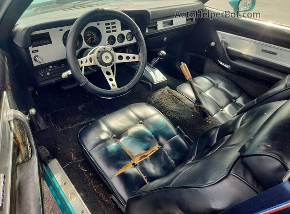 7R03F102360 1977 FORD MUSTANG Turquoise Вид щитка приладів