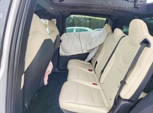 7SAXCAE56PF400157 2023 TESLA MODEL Белый Вид задних сидений