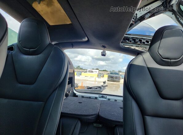 7SAXCBE60RF439361 2024 TESLA MODEL Белый Вид задних сидений