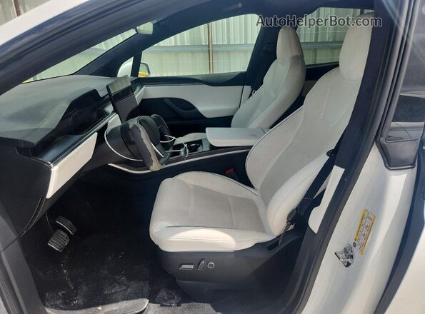 7SAXCBE61NF357746 2022 TESLA MODEL White Սալոնի դիմացի տեսք