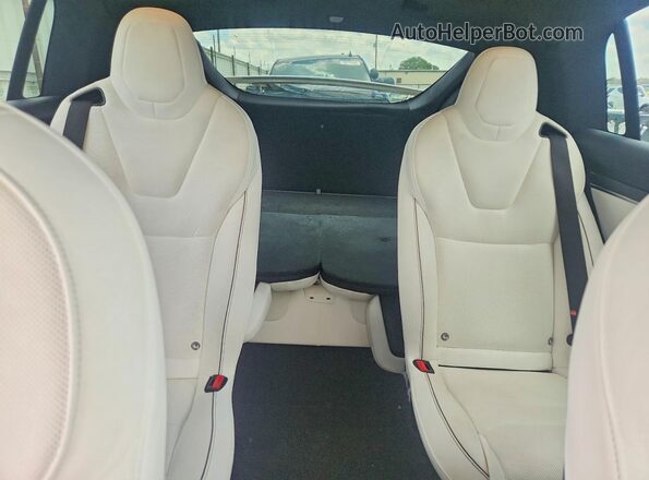 7SAXCBE61NF357746 2022 TESLA MODEL White Հետևի նստատեղերի տեսք