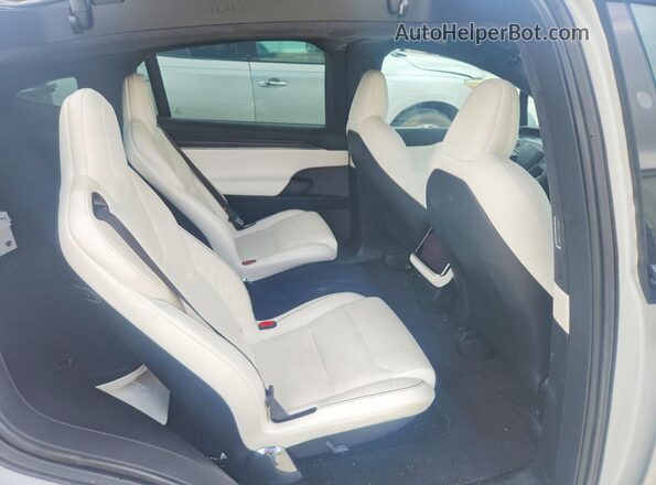 7SAXCBE61NF357746 2022 TESLA MODEL White Սալոնի հետևի տեսք