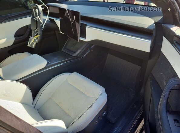 7SAXCBE61PF404194 2023 TESLA MODEL X Черный Вид подкапотного пространства