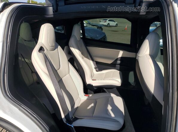 7SAXCBE63NF349390 2022 TESLA MODEL White Սալոնի հետևի տեսք