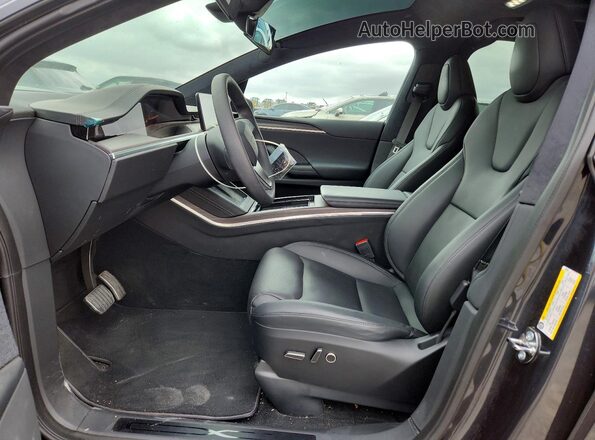 7SAXCDE52SF468756 2025 TESLA MODEL Gray Vista interior delantera