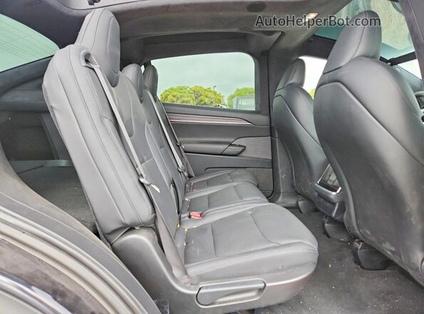 7SAXCDE52SF468756 2025 TESLA MODEL Gray Vista interior trasera