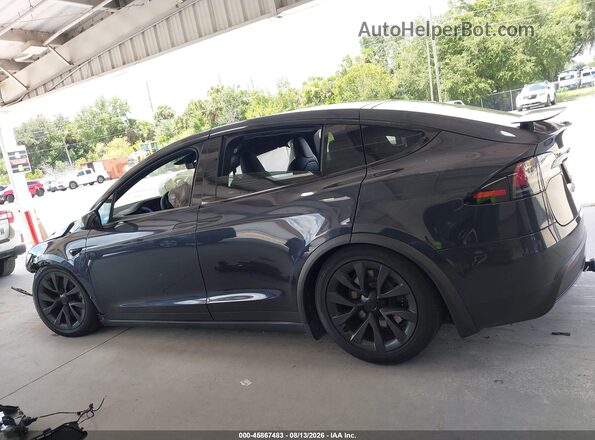 7SAXCDE53RF442032 2024 TESLA MODEL X Dark Blue Instrument cluster view