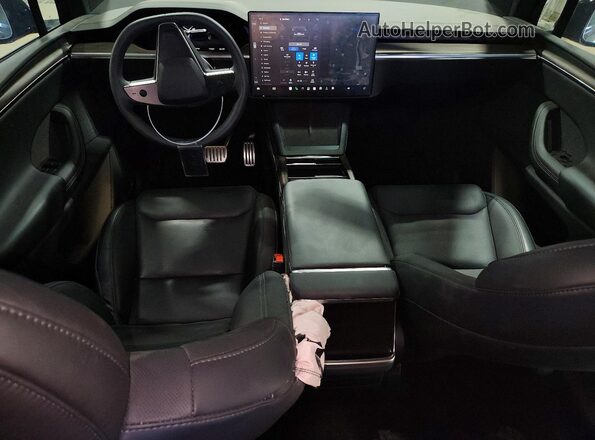 7SAXCDE54RF444663 2024 TESLA MODEL Black Vista del salpicadero
