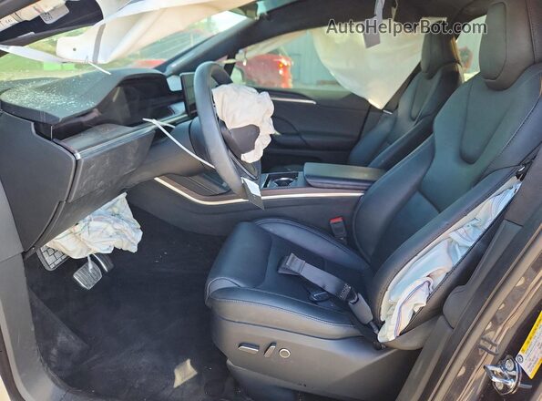 7SAXCDE57RF443765 2024 TESLA MODEL Black Вид салону спереду