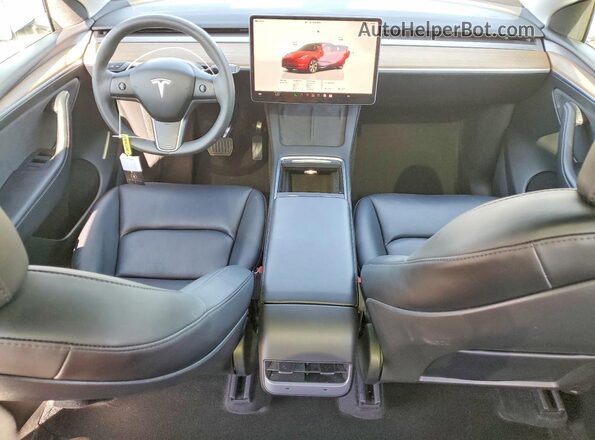 7SAYGAEE0PF686273 2023 TESLA MODEL Белый Вид панели приборов