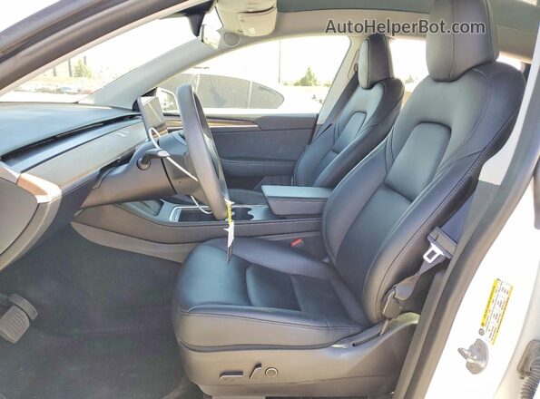 7SAYGAEE0PF686273 2023 TESLA MODEL Белый Вид салона спереди