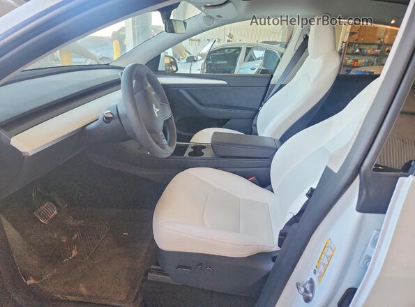 7SAYGAEE1PF759294 2023 TESLA MODEL White Widok wnętrza z przodu