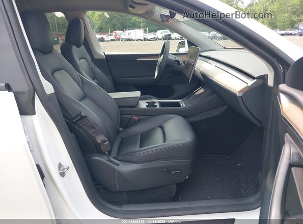 7SAYGAEE1PF792134 2023 TESLA MODEL Y White Вид салону спереду
