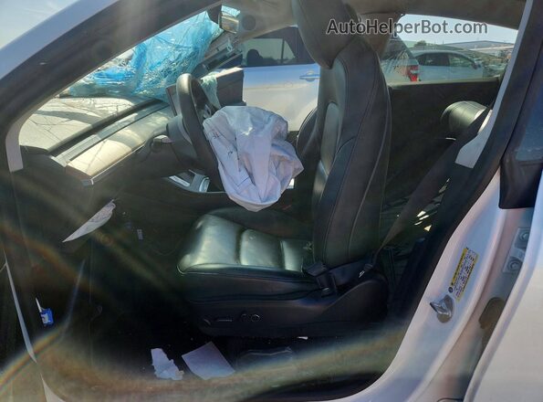 7SAYGAEE3NF350811 2022 TESLA MODEL Белый Вид салона спереди