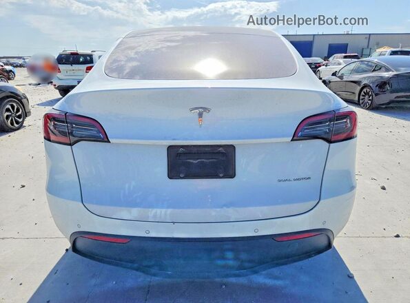 7SAYGAEE4NF570202 2022 TESLA MODEL White Widok z tyłu