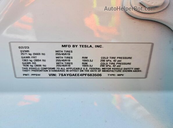 7SAYGAEE4PF683506 2023 TESLA MODEL White Vista del compartimento del motor