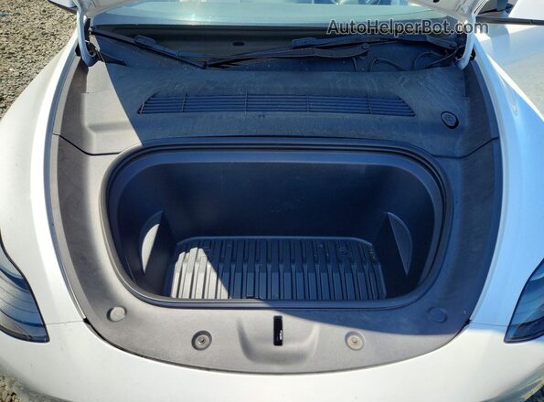7SAYGAEE4PF683506 2023 TESLA MODEL White Vista interior trasera