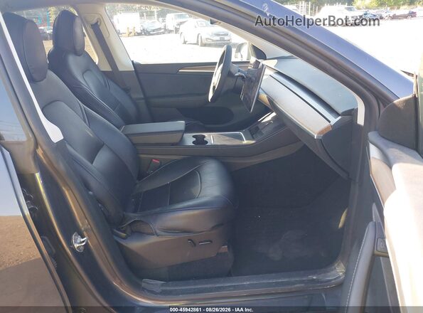 7SAYGAEE4PF912959 2023 TESLA MODEL Y Gray Вид салону спереду