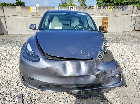 7SAYGAEE4RF209879 2024 TESLA MODEL Silver Front view