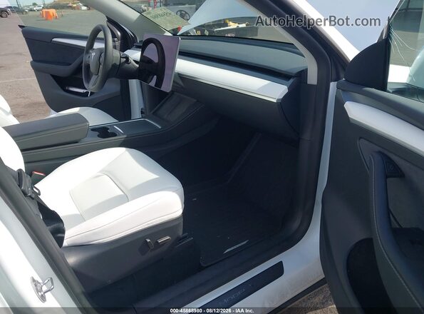 7SAYGAEE7RF189871 2024 TESLA MODEL Y White Սալոնի դիմացի տեսք