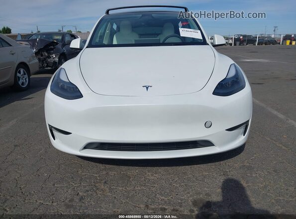 7SAYGAEE7RF189871 2024 TESLA MODEL Y White Սարքավորումների վահանակի տեսք