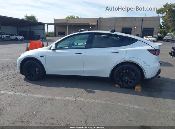 7SAYGAEE7RF189871 2024 TESLA MODEL Y White Սալոնի 360 աստիճան տեսք