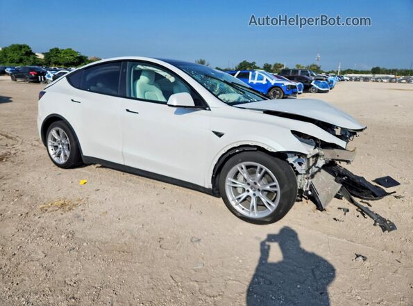 7SAYGAEE8PF933944 2023 TESLA MODEL White Przód prawy