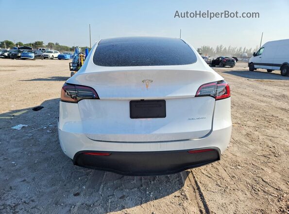 7SAYGAEE8PF933944 2023 TESLA MODEL White Widok z tyłu