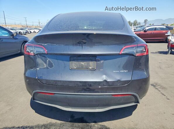 7SAYGAEE8RF027960 2024 TESLA MODEL Gray უკანა ხედი