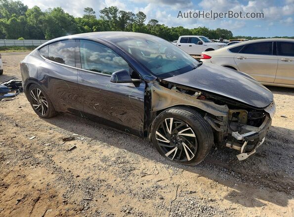 7SAYGAEE9RF002307 2024 TESLA MODEL Gray Առջևի աջ