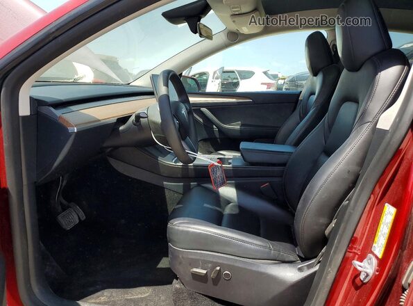 7SAYGAEE9SF247453 2025 TESLA MODEL Red წინა სალონის ხედი