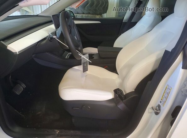 7SAYGAEEXRF206646 2024 TESLA MODEL White Widok wnętrza z przodu