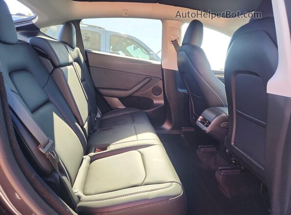 7SAYGDED0RF119184 2024 TESLA MODEL Gray Rear seats view