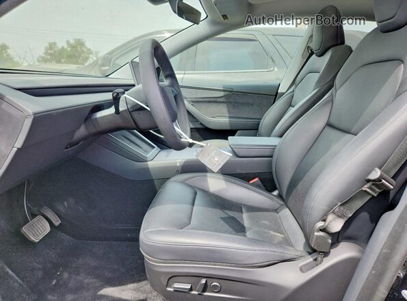 7SAYGDED0TA425404 2026 TESLA MODEL Black Front interior view