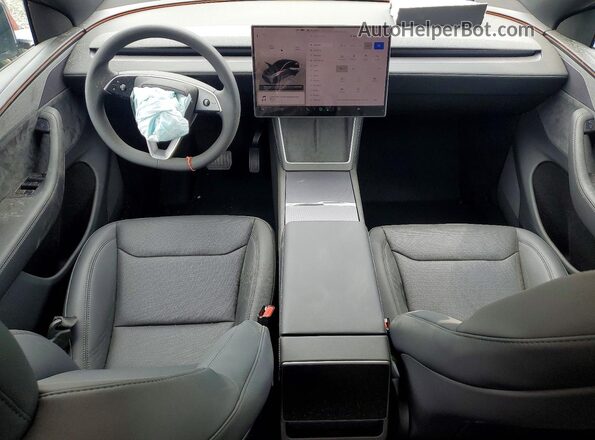 7SAYGDED0TA721829 2026 TESLA MODEL Gray Vista del salpicadero