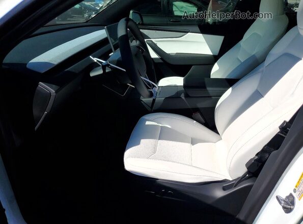7SAYGDED0TF638047 2026 TESLA MODEL White Вид салону спереду