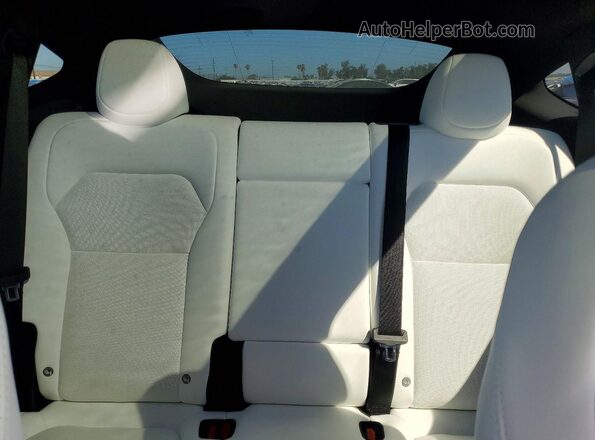7SAYGDED0TF638047 2026 TESLA MODEL White Вид задніх сидінь