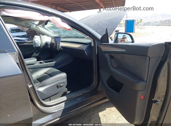 7SAYGDED1RF053146 2024 TESLA MODEL Y Серый Вид салона спереди
