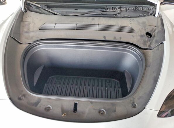 7SAYGDED1RF093999 2024 TESLA MODEL White Widok wnętrza z tyłu